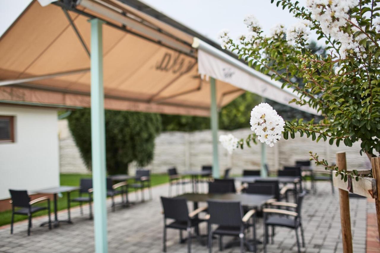 Aquasol Resort Mosonmagyaróvár 外观 照片