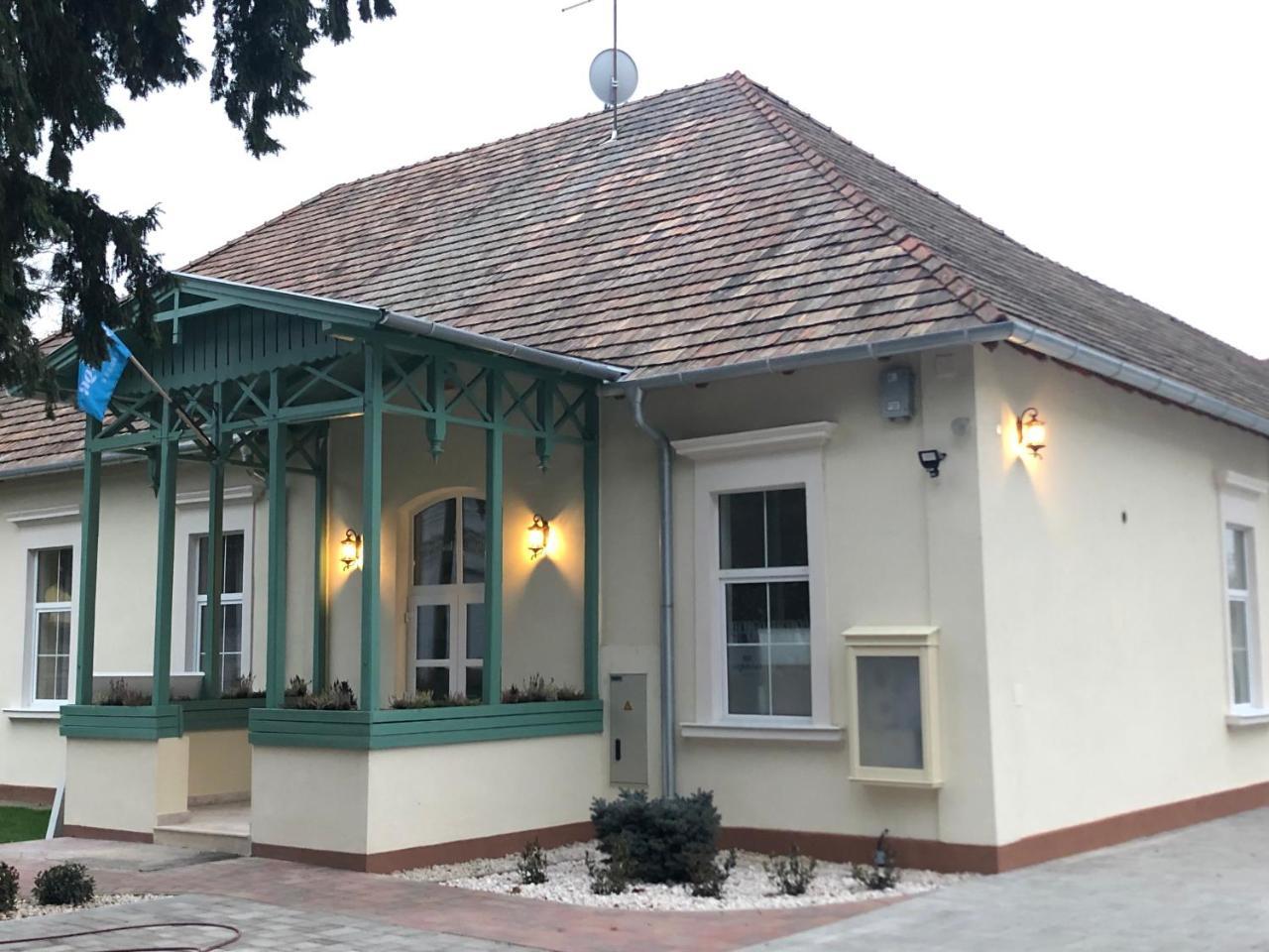 Aquasol Resort Mosonmagyaróvár 外观 照片