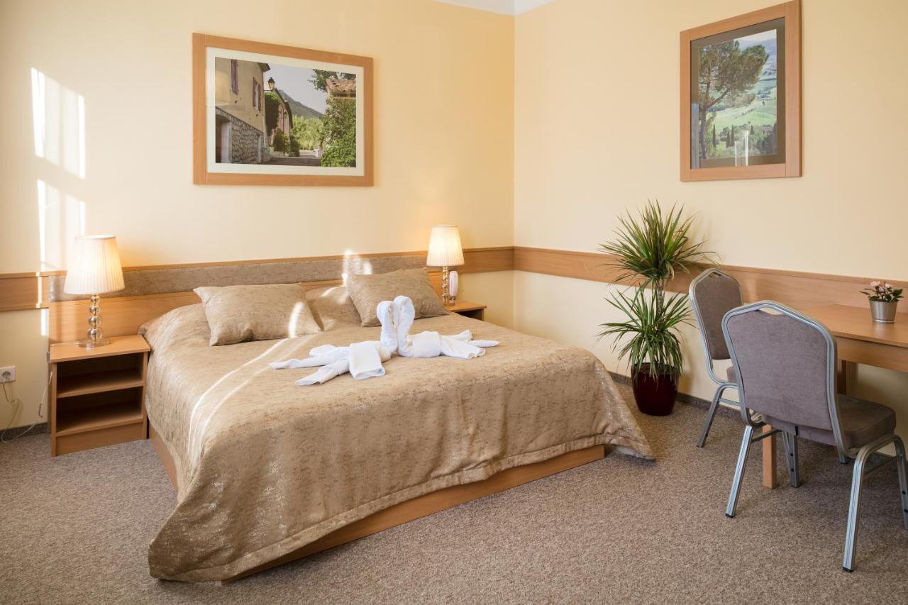 Aquasol Resort Mosonmagyaróvár 外观 照片